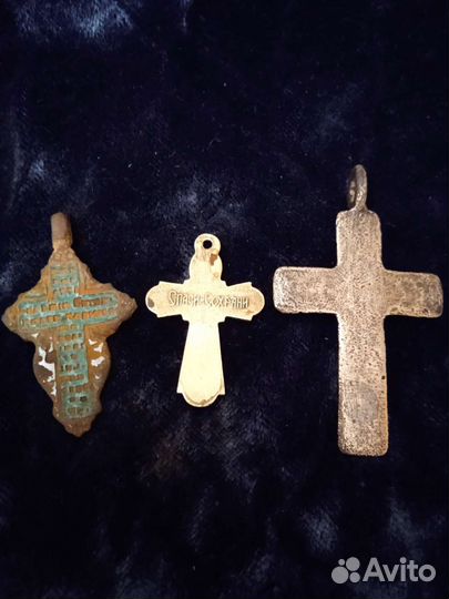 Крестики позолота 18-19век, один с эмалью