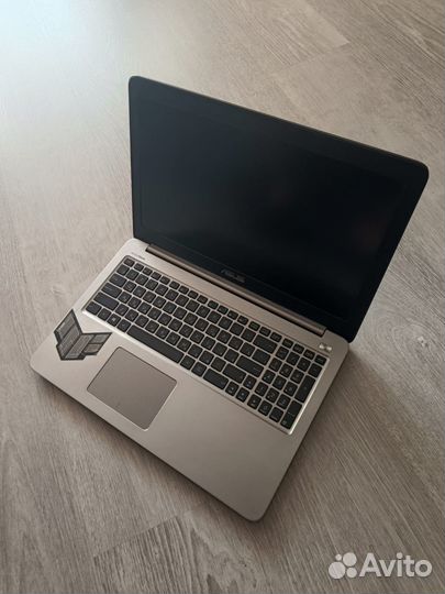 Asus full HD core I-5 6200U, 8GB DDR4, 240 SSD