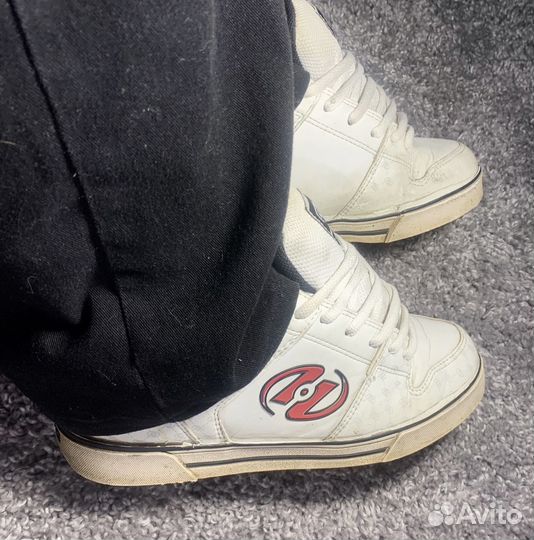 Heelys 42 dc shoes circa adio globe etnies