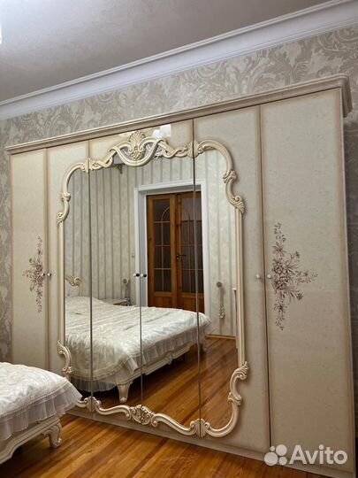Спальный гарнитур