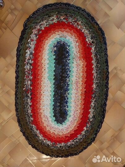 Коврик вязаный