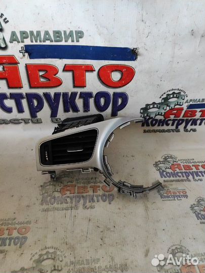 Дефлектор воздушный Киа Cee'd Jd универсал II G4FG