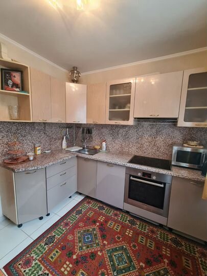 2-к. квартира, 55 м², 1/9 эт.