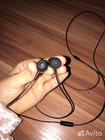 Наушники для телефона