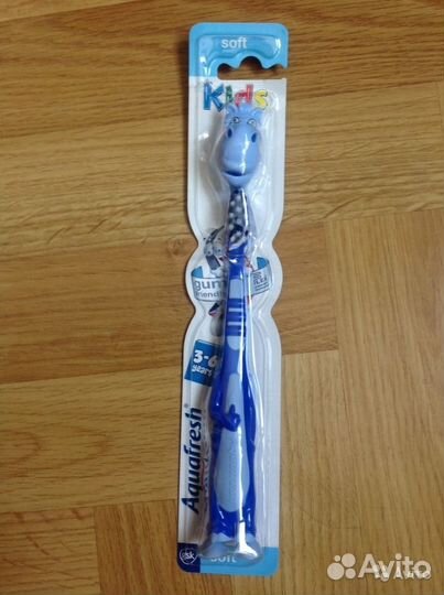 Новая зубная щетка 