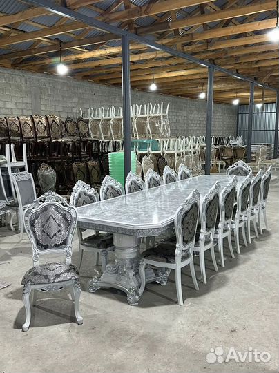 Стол обеденный со стульями