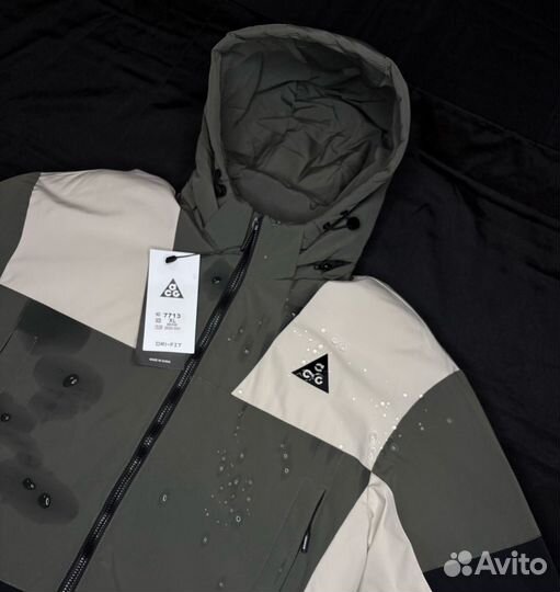 Зимняя куртка Nike ACG (водоотталкивающая)