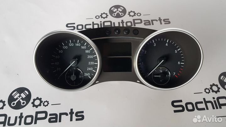 Щиток приборов приборная панель Mercedes GL X164