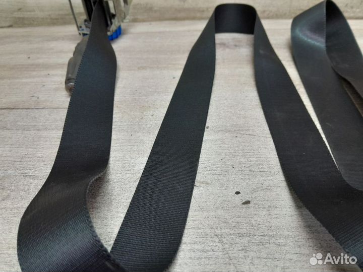 Ремень безопасности правый Ford Fiesta Mk5 (2002—2