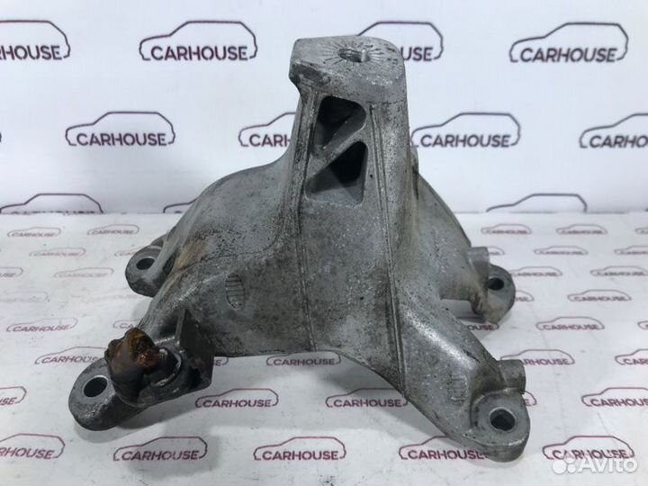 Кронштейн двигателя передний правый Audi A4 B8 1.8