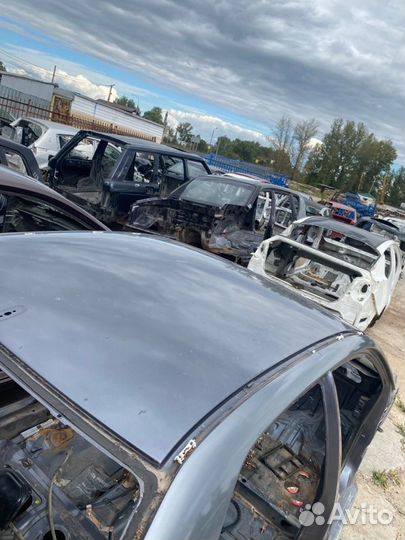 Крыша Mitsubishi Lancer 9 седан 1.6 4G18 2004