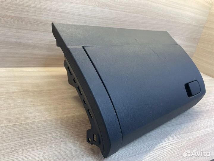 Бардачок Volkswagen Polo