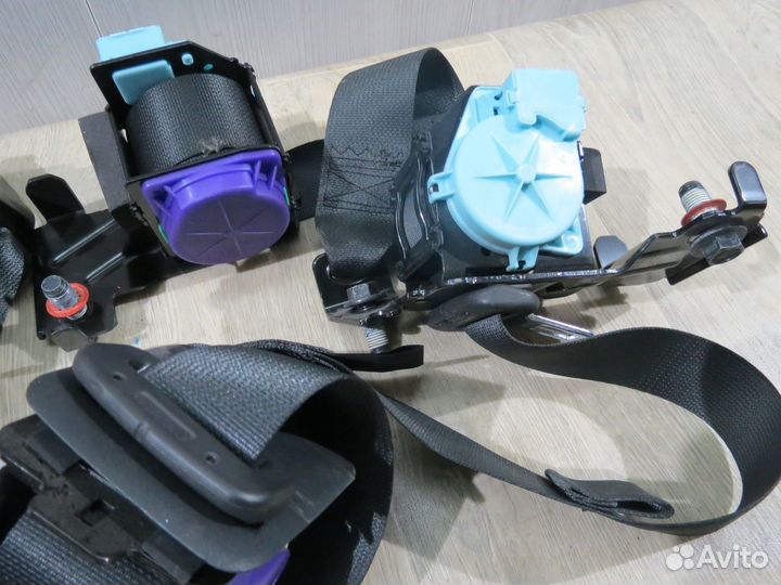 Ремень безопасности задний Kia Rio 4