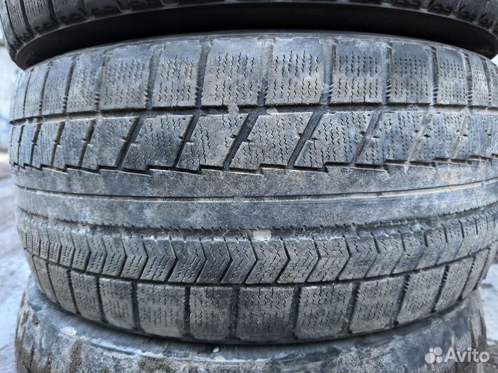 Bridgestone Blizzak Ice 245/45 R18 93S