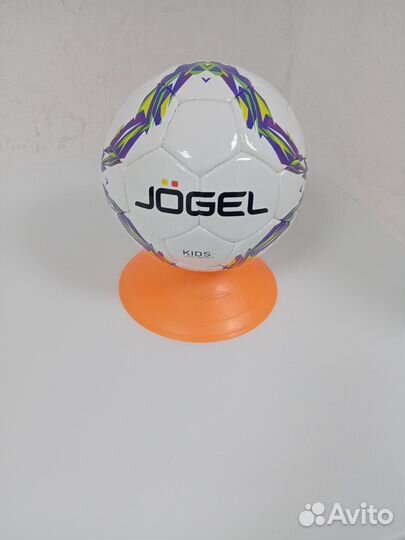 Футбольный мяч профессиональный