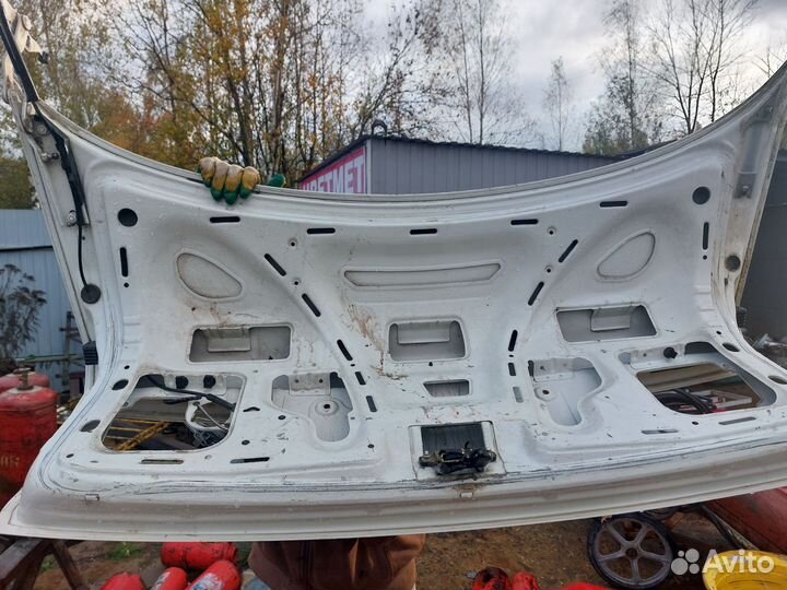 Крышка багажника ауди 80