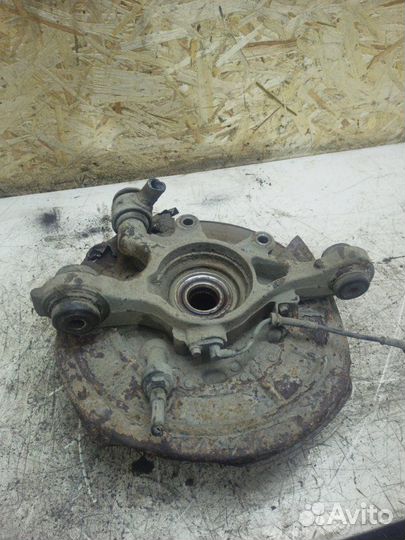 Кулак подвески задний левый Land Rover Discovery 4