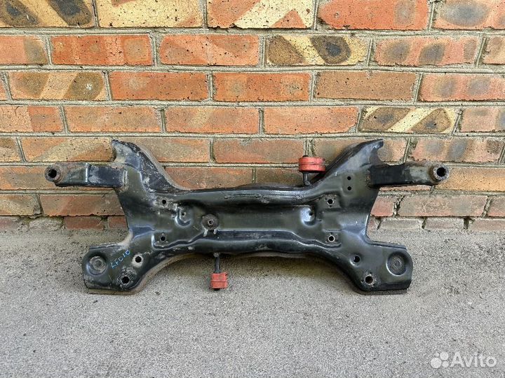Балка подмоторная (подрамник) для Skoda Rapid