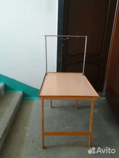 Складной столик для торговли виноградом