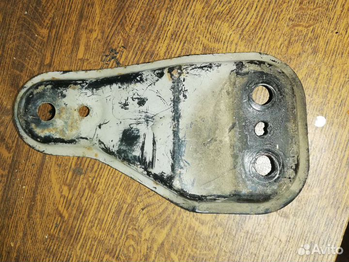 Кронштейн рычага Фольксваген Поло 5