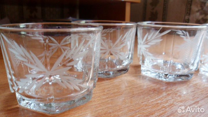 Стопки новые из набора, широкие