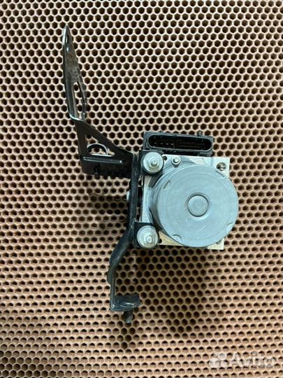 Блок ABS Subaru Forester 2 SG5 EJ205 2006