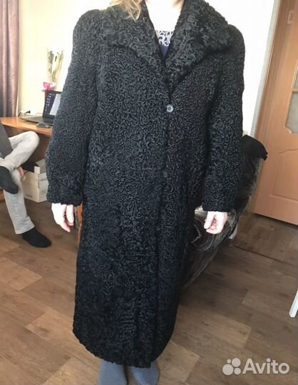 Шуба каракулевая
