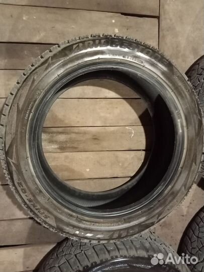 Bridgestone Blizzak Spike-02 235/50 R18 101T