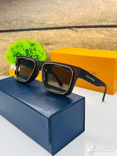 Солнцезащитные очки Louis Vuitton