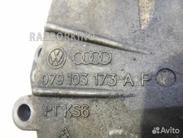 Крышка двигателя передняя