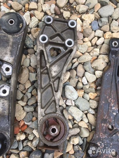 Подушка заднего редуктора Toyota Noah 2002, AZR 65