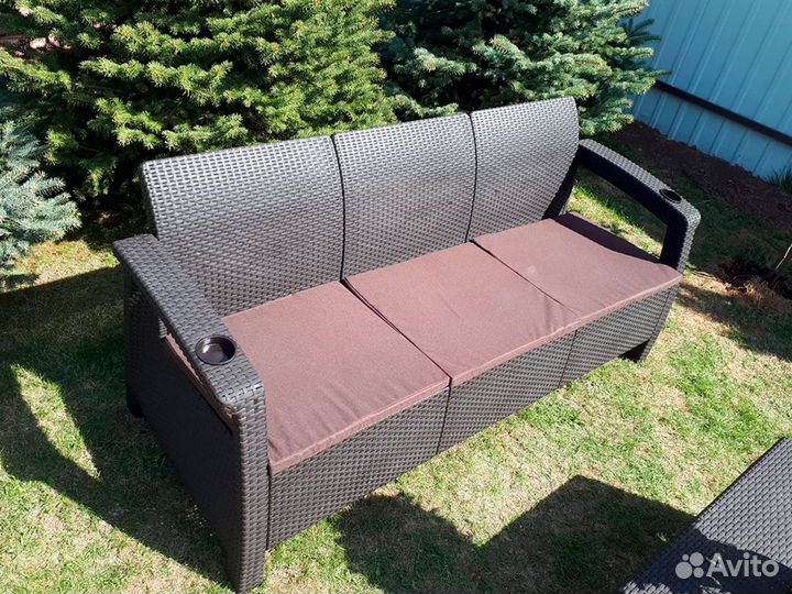 Мебель из ротанга - трехместный диван