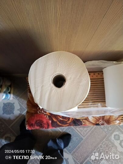 Бумажные полотенца в рулоне