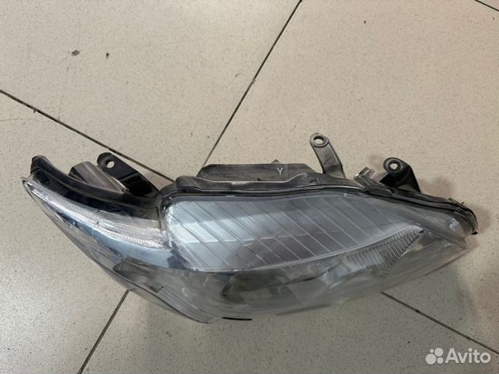 Фара передняя правая Toyota Corolla E150 2006-2009