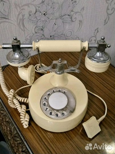 Рэтро телефон