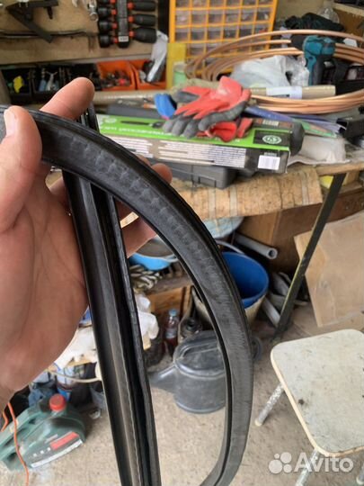 Резинка уплотнительная задней двери форд фокус 1