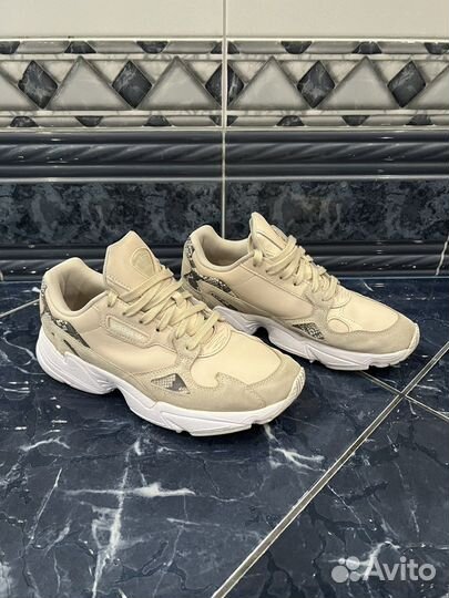Adidas torsion