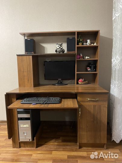 Компьютерный стол