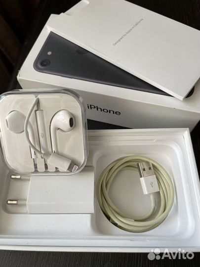 Телефон iPhone 7