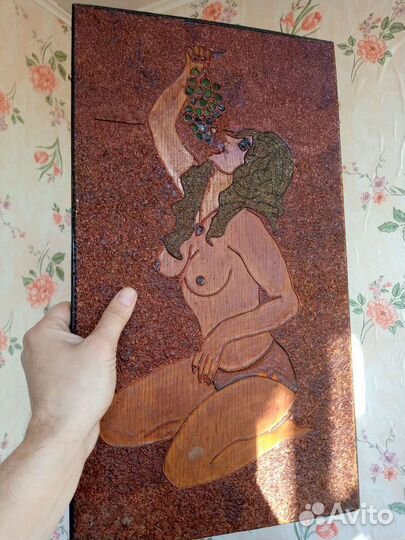 Панно Женщина с Виноградом