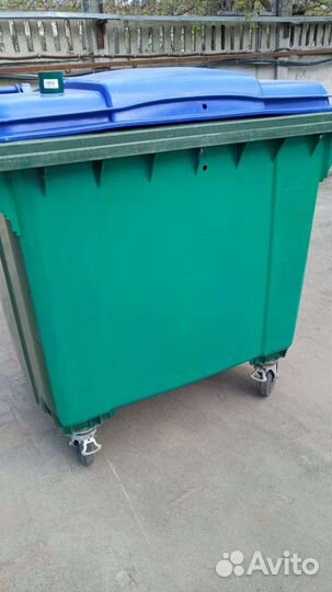 Мусорный контейнер пластиковый на колесах