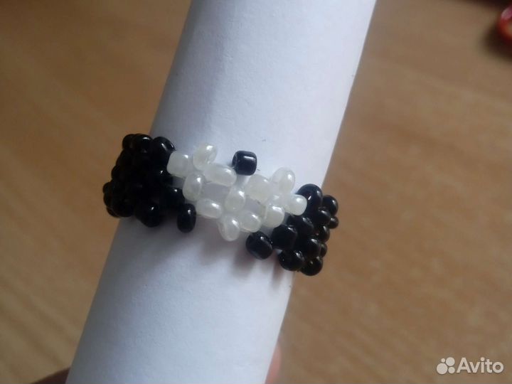 Колечко из бисера (бисер чуть чуть кривой)