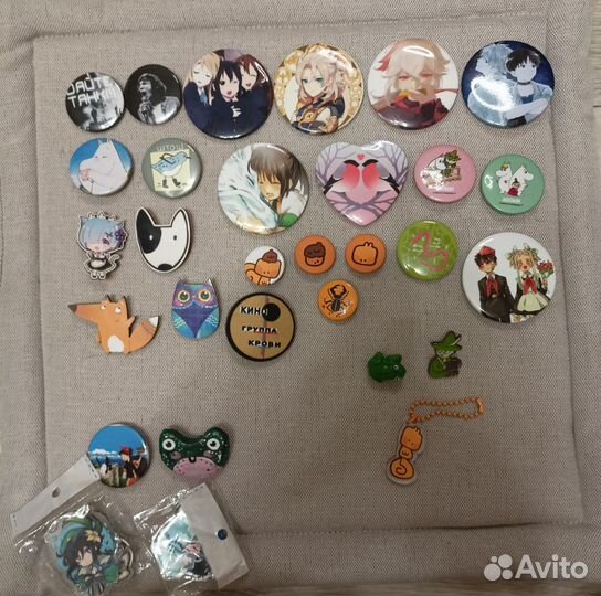 Значки и брелки