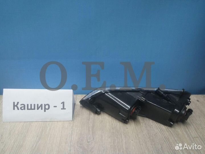 Противотуманная фара левая Volkswagen Passat B7