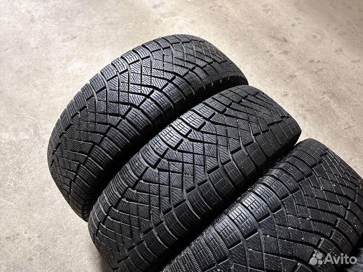 Pirelli Ice Zero FR 225/65 R17
