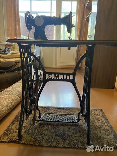 Швейная машина Singer