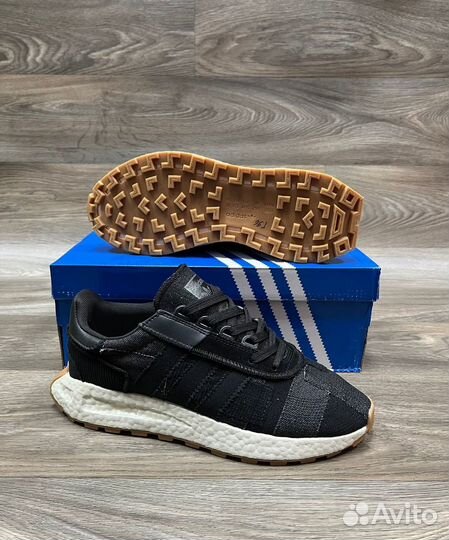 Кроссовки adidas