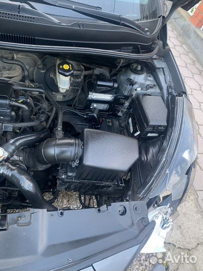 Hyundai Solaris 1.6 МТ, 2013, битый, 180 000 км