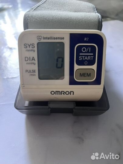 Тонометр автоматический на запястье omron