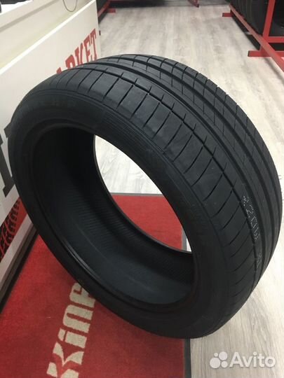Kapsen RS26 275/35 R20 102Y